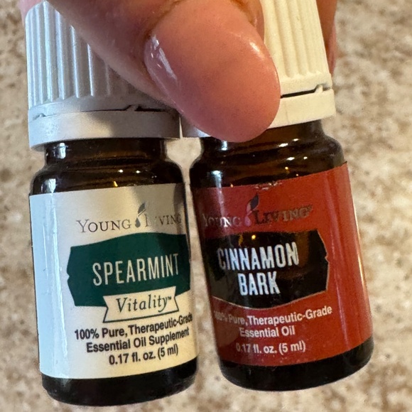 Young Living CINNAMON BARK & SPEARMINT ESSENTIAL OIL BUNDLE OF 2 BRAND NEW 15 ML